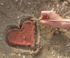Καρδιά εφιστάται στην άμμο